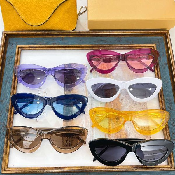 2023 new luxury designer sunglasses luo yijiafeng female stars same cat eye sunglasses male fashion lw40096i, White;black
2023 new luxury designer sunglasses luo yijiafeng female stars same cat eye sunglasses male fashion lw40096i, White;black
