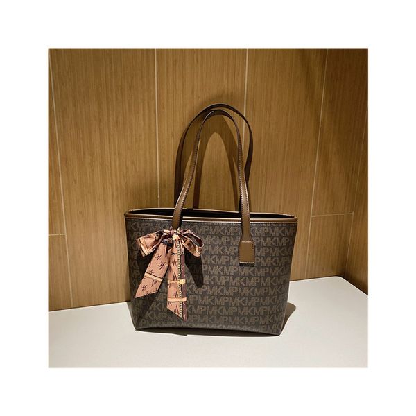 designer bags square handbag pu printed large capacity tote bag casual versatile underarm wrap scarf accessories vintage shoulder bag wholes
designer bags square handbag pu printed large capacity tote bag casual versatile underarm wrap scarf accessories vintage shoulder bag wholes