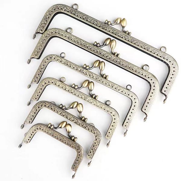 bag parts accessories 10pcs 8530cm clutch purse frame handle coins bags part metal kiss clasp lock handbags 230731, Black
bag parts accessories 10pcs 8530cm clutch purse frame handle coins bags part metal kiss clasp lock handbags 230731, Black