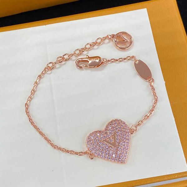2023 luxury designer bracelet pink diamond classic pandora bracelet gift bracelets fashion love bracelets for marriage with box, Golden;silver
2023 luxury designer bracelet pink diamond classic pandora bracelet gift bracelets fashion love bracelets for marriage with box, Golden;silver