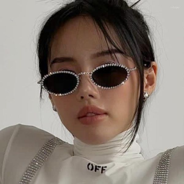 sunglasses 2023 women fashion full diamond oval frame girls cool metal temple sun glasses for302, White;black
sunglasses 2023 women fashion full diamond oval frame girls cool metal temple sun glasses for302, White;black