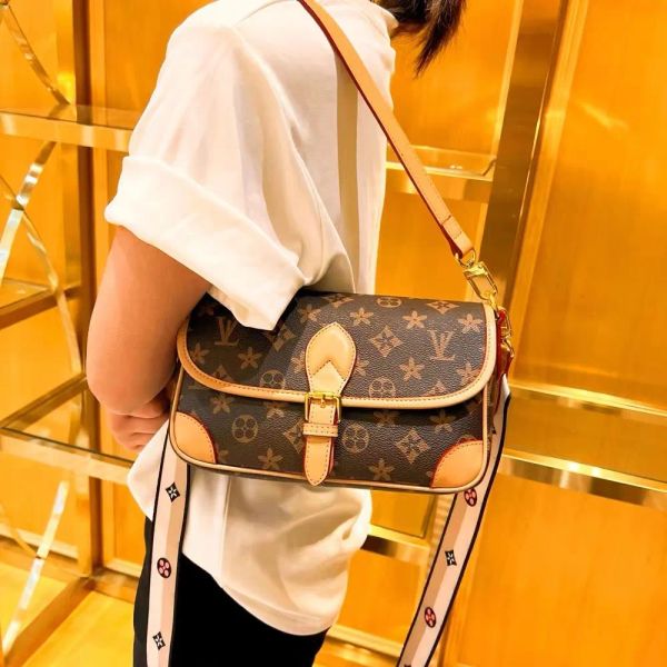 women shoulder bags printing designer bag evening messenger backpacks cosmetic package wallet two straps purse
women shoulder bags printing designer bag evening messenger backpacks cosmetic package wallet two straps purse