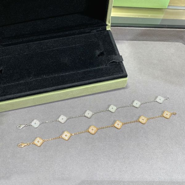 mini 6 flower clover bracelets designer charm bangle diamond 18k gold women wedding jewelry gifts wholesale, Black
mini 6 flower clover bracelets designer charm bangle diamond 18k gold women wedding jewelry gifts wholesale, Black