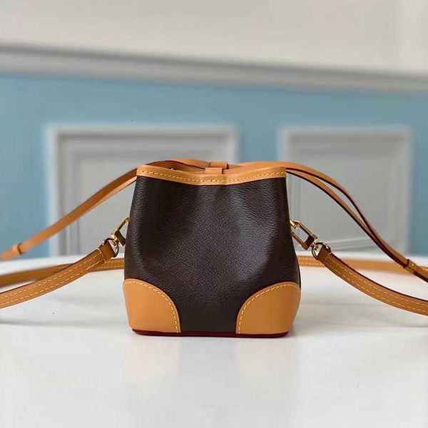 luxury brand shoulder bags high imitation designer crossbody bag genuine leather shoulder bag m57099 11.5cm with box zl118
luxury brand shoulder bags high imitation designer crossbody bag genuine leather shoulder bag m57099 11.5cm with box zl118