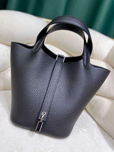 original edition h ermes picotin lock tote bags for women vegetable basket layer cowhide handheld genuine leather womens bag simpl have real
original edition h ermes picotin lock tote bags for women vegetable basket layer cowhide handheld genuine leather womens bag simpl have real