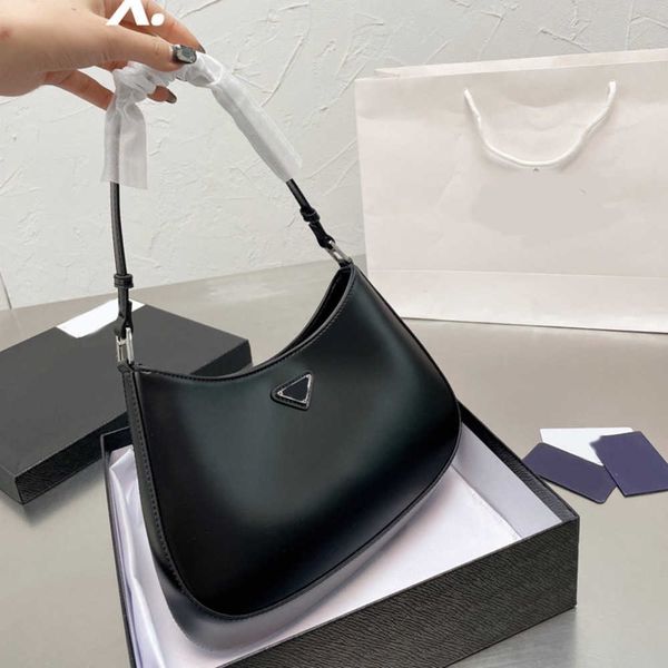 women cleo handbags shoulder bag quality leather classic underarm hobo bags fashion lady purses wholesale purse european and american simpli
women cleo handbags shoulder bag quality leather classic underarm hobo bags fashion lady purses wholesale purse european and american simpli