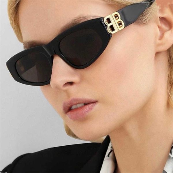 2023 new luxury designer b's cat's eye fashion ins net red the same sunglasses show face trend bb0095, White;black
2023 new luxury designer b's cat's eye fashion ins net red the same sunglasses show face trend bb0095, White;black
