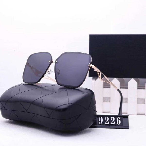 2023 new luxury designer overseas new xiangjianethong men's and women's sunglasses tourism star glasses 9226, White;black
2023 new luxury designer overseas new xiangjianethong men's and women's sunglasses tourism star glasses 9226, White;black