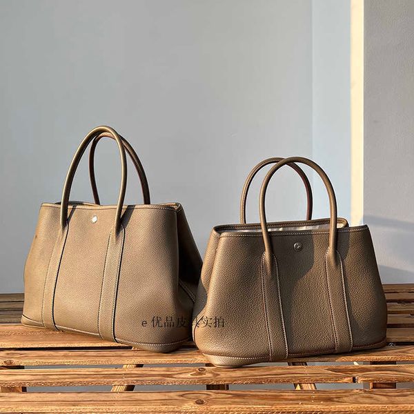 wholesale original party garden home tote bags online shop quality handmade bag simple and magnificent handbag togo layer cowhide large capa
wholesale original party garden home tote bags online shop quality handmade bag simple and magnificent handbag togo layer cowhide large capa