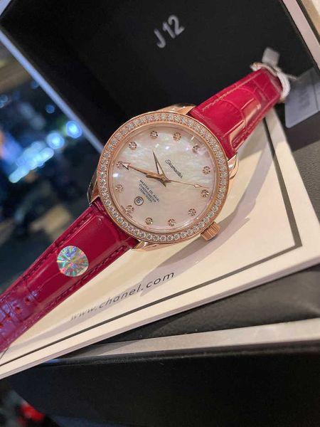 designer elegant women wrist watch speedmaster watches w87e quartz movement iced out diamond bezel leather strap prx uhr perfect gift with b, Slivery;golden
designer elegant women wrist watch speedmaster watches w87e quartz movement iced out diamond bezel leather strap prx uhr perfect gift with b, Slivery;golden