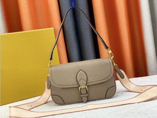 female shoulder bags for women luxury leather crossbody bag flap messenger bag all match design ladies handbags diane m46386
female shoulder bags for women luxury leather crossbody bag flap messenger bag all match design ladies handbags diane m46386