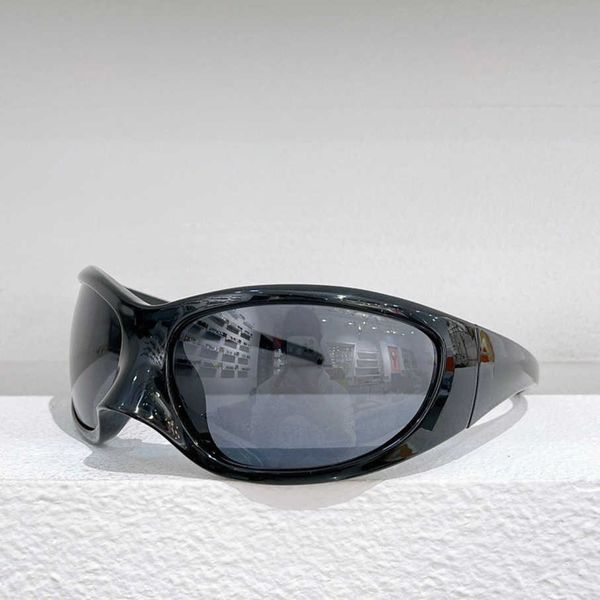 2023 new luxury designer family b's new style sunglasses for men and women's ns online celebrities the same future technology sung, White;black
2023 new luxury designer family b's new style sunglasses for men and women's ns online celebrities the same future technology sung, White;black