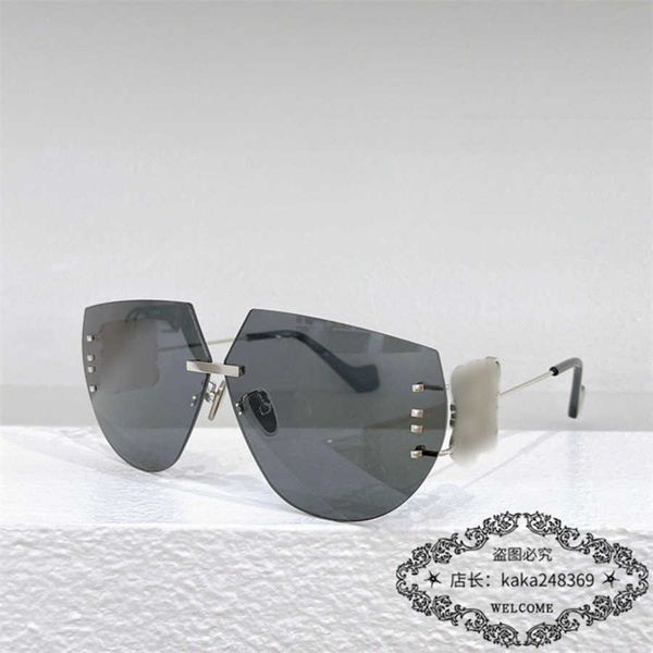 2023 new luxury designer luo yijia style sunglasses female star frameless metal sunglasses male fashion lw40049, White;black
2023 new luxury designer luo yijia style sunglasses female star frameless metal sunglasses male fashion lw40049, White;black