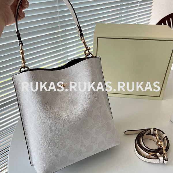 exquisite handbag leather large capacity bucket bag single shoulder crossbody bag advanced sense commuter women's bag double compartmen
exquisite handbag leather large capacity bucket bag single shoulder crossbody bag advanced sense commuter women's bag double compartmen