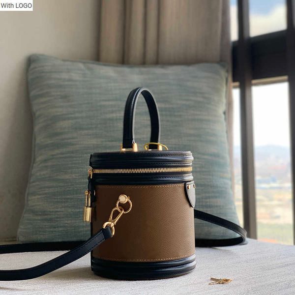 2023 new 9a l bag high imitation designer crossbody bag cannes 15cm genuine leather hand bag m43986 zl136, Black
2023 new 9a l bag high imitation designer crossbody bag cannes 15cm genuine leather hand bag m43986 zl136, Black