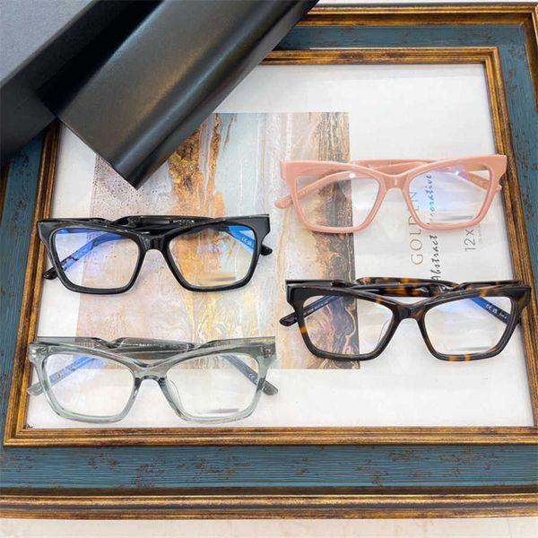 2023 luxury designer sunglasses new b family fashion glasses frame female ins network red same box spiral leg bb0210, White;black
2023 luxury designer sunglasses new b family fashion glasses frame female ins network red same box spiral leg bb0210, White;black