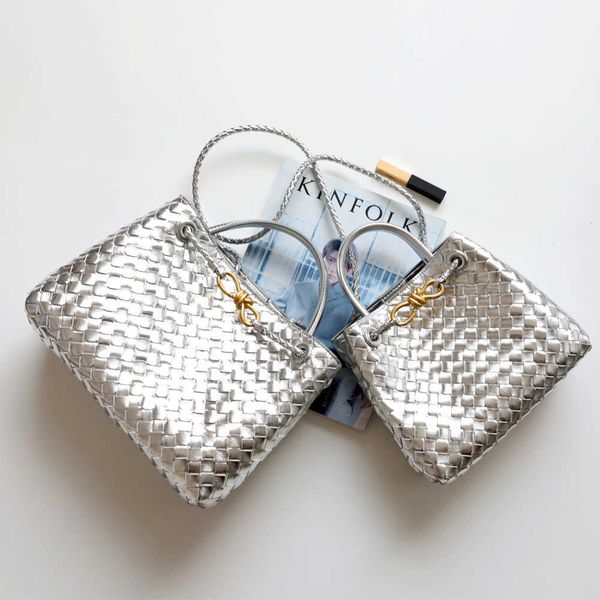 designer andiamo bag botegas small design fashion new metal knot leather woven tote one shoulder handheld high capacity women's f27n
designer andiamo bag botegas small design fashion new metal knot leather woven tote one shoulder handheld high capacity women's f27n