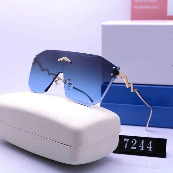 2023 luxury designer new overseas popular on the internet men's and women's one-piece sunglasses travel box glasses 7244, White;black 
2023 luxury designer new overseas popular on the internet men's and women's one-piece sunglasses travel box glasses 7244, White;black