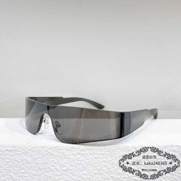 2023 new luxury designer the future of science and sunglasses fashion star ins net red sunglasses bb0041, White;black
2023 new luxury designer the future of science and sunglasses fashion star ins net red sunglasses bb0041, White;black