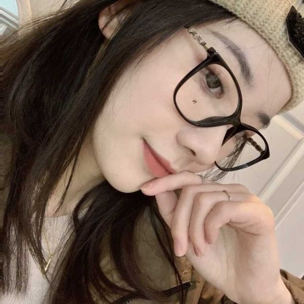 2023 new luxury designer sunglasses xiaoxiang's new plate square flat 5408 zhao lusi's same anti blue light metal stripe woven pla, White;black
2023 new luxury designer sunglasses xiaoxiang's new plate square flat 5408 zhao lusi's same anti blue light metal stripe woven pla, White;black