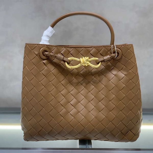 2023 bag botegas underarm women's designer new andiamo knitted versatile fashion cowhide tote large capacity one shoulder handbag 9x4w
2023 bag botegas underarm women's designer new andiamo knitted versatile fashion cowhide tote large capacity one shoulder handbag 9x4w