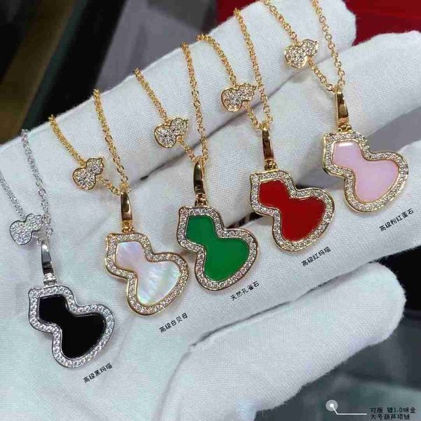 luxury q brand cute gourd designer pendant necklaces for women shining crystal silver cz green red pearl love necklace party wedding jewelry
luxury q brand cute gourd designer pendant necklaces for women shining crystal silver cz green red pearl love necklace party wedding jewelry