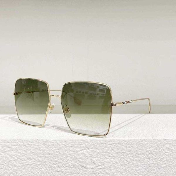 2023 new luxury designer family b's new net red same candy color box metal sunglasses women's versatile men's fashionable sun, White;black
2023 new luxury designer family b's new net red same candy color box metal sunglasses women's versatile men's fashionable sun, White;black