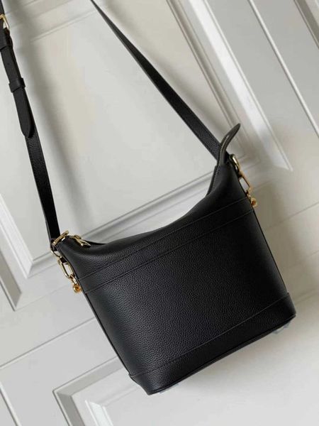 luxury brand totes fashion m57934 cruiser pm grained calfskin leather handbag shoulder hobo bags m57813 purse messenger shopping handbags to
luxury brand totes fashion m57934 cruiser pm grained calfskin leather handbag shoulder hobo bags m57813 purse messenger shopping handbags to