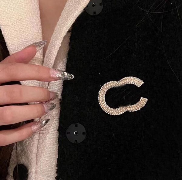 20style brand designer c double letter brooches women men couples luxury crystal pearl stainless steel brooch suit laple pin metal fashion j, Gray
20style brand designer c double letter brooches women men couples luxury crystal pearl stainless steel brooch suit laple pin metal fashion j, Gray
