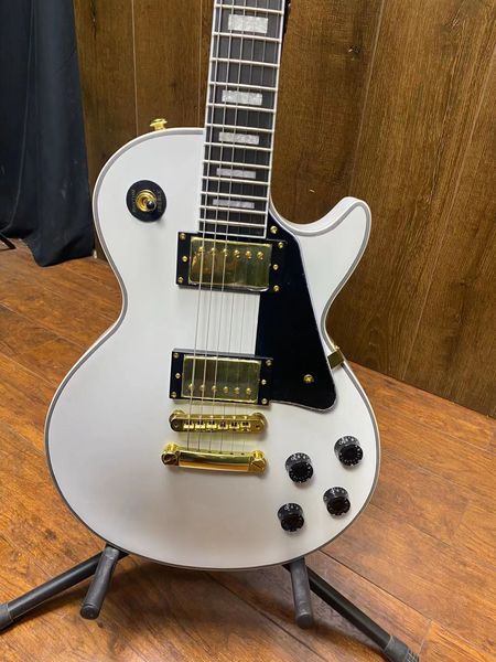 card white classic guitar, solid wood, piano body, quality accessories, selling well
card white classic guitar, solid wood, piano body, quality accessories, selling well