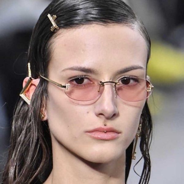 2023 new luxury designer new f-home net red same oval metal sunglasses fe40046 personalized cat eye sunglasses style 1, White;black
2023 new luxury designer new f-home net red same oval metal sunglasses fe40046 personalized cat eye sunglasses style 1, White;black