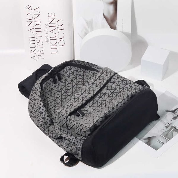 japan laser shoulder bag commuting large-capacity student backpack frosted men and women universal diamond lattice travel schoolbag 0816
japan laser shoulder bag commuting large-capacity student backpack frosted men and women universal diamond lattice travel schoolbag 0816