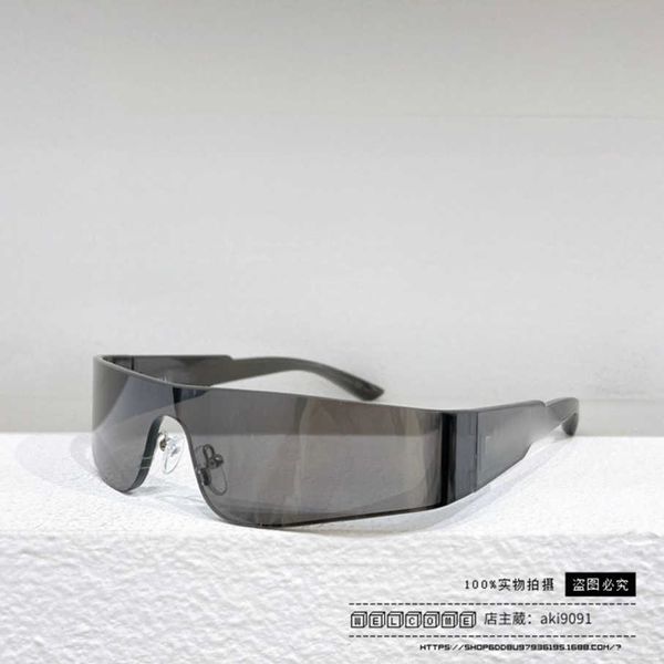 2023 new luxury designer family b's new future technology wind sensing sunglasses ins popular online star same sunglasses bb0041, White;black
2023 new luxury designer family b's new future technology wind sensing sunglasses ins popular online star same sunglasses bb0041, White;black