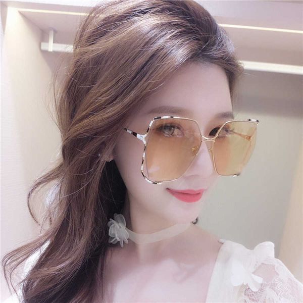 2023 luxury designer sunglasses g family's new dark glasses ni lu han same style metal herringbone hollow large frame irregular sunglas, White;black
2023 luxury designer sunglasses g family's new dark glasses ni lu han same style metal herringbone hollow large frame irregular sunglas, White;black