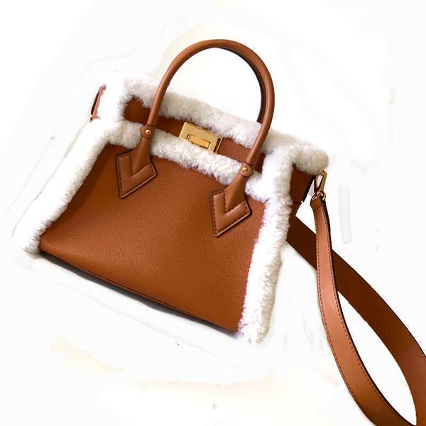 wallets tote bag lady tufting eegant genuine leather handbag fashion dress business warm in winter shoulder medium sma, Red;black
wallets tote bag lady tufting eegant genuine leather handbag fashion dress business warm in winter shoulder medium sma, Red;black