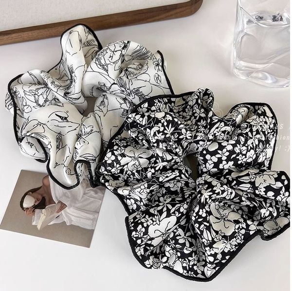 korean woman big elegant ink painting elastics hair band versatile scrunchies hair ties ladies ponytail holder hair accessories, Slivery;white
korean woman big elegant ink painting elastics hair band versatile scrunchies hair ties ladies ponytail holder hair accessories, Slivery;white