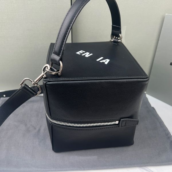 square handbag crossbody bag fashion shoulder bags cowhide leather tote purse zipper closure dice square handbags silver hardware removable
square handbag crossbody bag fashion shoulder bags cowhide leather tote purse zipper closure dice square handbags silver hardware removable