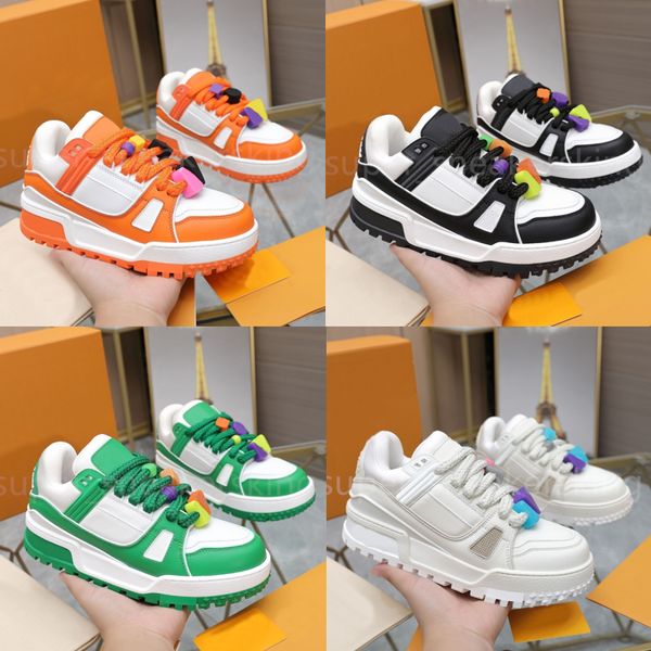 r shoes bread shoes men women trainer couple sneakers flat black white shoelace letter beading calfskin trainers size 35-46
r shoes bread shoes men women trainer couple sneakers flat black white shoelace letter beading calfskin trainers size 35-46