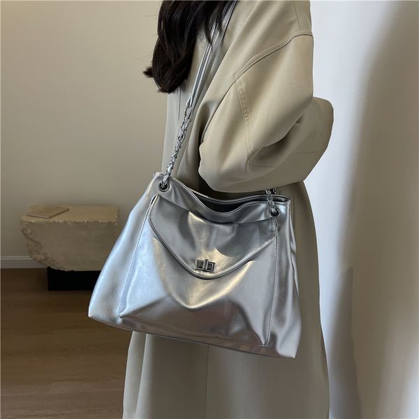 wholesale ladies shoulder bags 6 colors street fashion silver handbag large capacity multi-layered leather handbags multi-function buckle fa
wholesale ladies shoulder bags 6 colors street fashion silver handbag large capacity multi-layered leather handbags multi-function buckle fa