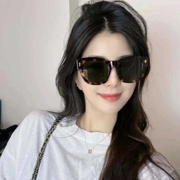 2023 new luxury designer family g's new network red tiktok same tortoise cat eye fashion women's versatile trend sunglasses gg1110, White;black
2023 new luxury designer family g's new network red tiktok same tortoise cat eye fashion women's versatile trend sunglasses gg1110, White;black
