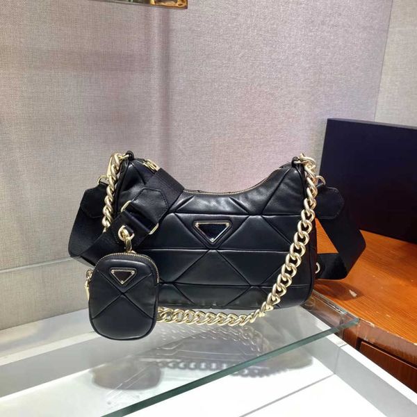 fashion classic bag messenger bag sheepskin women luxury shoulder bags thread designer handbag leather handbags multi pochette black niche h
fashion classic bag messenger bag sheepskin women luxury shoulder bags thread designer handbag leather handbags multi pochette black niche h