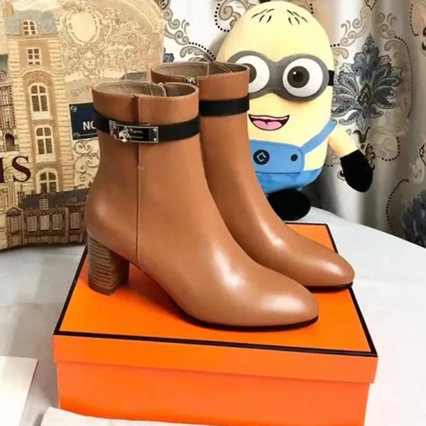 stylish brown martin boots high heels cut dance shoes with round head toe texture leather outdoor boots for female luxur with box, Black
stylish brown martin boots high heels cut dance shoes with round head toe texture leather outdoor boots for female luxur with box, Black