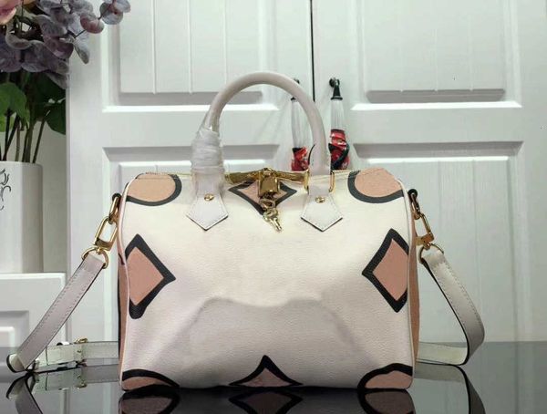 luxury brand totes m45828 speedy bandouliere 25 handbag pochette felicie shoulder bag print with a striking handpainted look the classic sha
luxury brand totes m45828 speedy bandouliere 25 handbag pochette felicie shoulder bag print with a striking handpainted look the classic sha