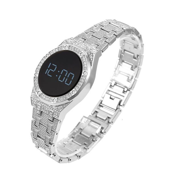 charm bracelets hip hop men iced out watches led display watch luxury date quartz wrist with micropave cz for women 230801, Golden;silver
charm bracelets hip hop men iced out watches led display watch luxury date quartz wrist with micropave cz for women 230801, Golden;silver