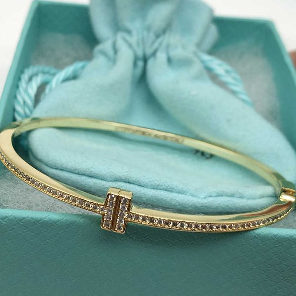 r tiffay s925 silver double t bracelet with diamond is fashionable generous versatile personalized narrow version, Black
r tiffay s925 silver double t bracelet with diamond is fashionable generous versatile personalized narrow version, Black