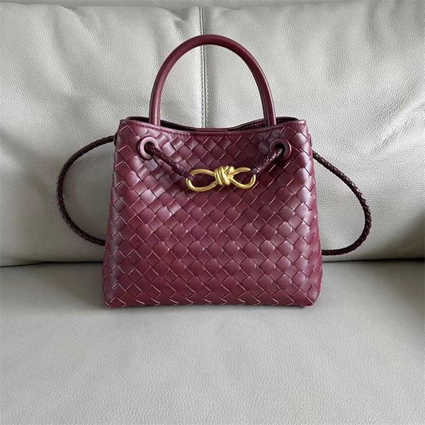 genuine designer spring/summer andiamo bag new botegas 2023 leather women's woven cowhide metal rope buckle handbag large capacity one
genuine designer spring/summer andiamo bag new botegas 2023 leather women's woven cowhide metal rope buckle handbag large capacity one