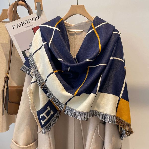 2023 autumn and winter new h letter color matching imitation cashmere scarf women's warm air conditioning shawl ujul, Blue;gray
2023 autumn and winter new h letter color matching imitation cashmere scarf women's warm air conditioning shawl ujul, Blue;gray