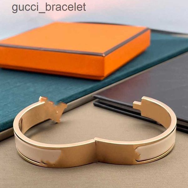 designer simple letter bracelet luxury brand enamel bracelet men's and women's fashion bracelet daily jewelry banquet wedding vale, Black
designer simple letter bracelet luxury brand enamel bracelet men's and women's fashion bracelet daily jewelry banquet wedding vale, Black