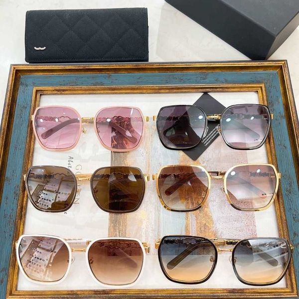 2023 luxury designer sunglasses 23 new small fragrant style metal large frame for women 8030 versatile calfskin knitted mirror leg sunglasse, White;black
2023 luxury designer sunglasses 23 new small fragrant style metal large frame for women 8030 versatile calfskin knitted mirror leg sunglasse, White;black