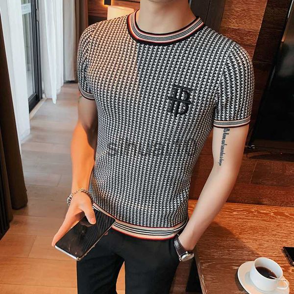 men's t-shirts british style houndstooth plaid knitted t-shirt men's summer short sleeved slim fit round neck men embroidery tee s, White;black
men's t-shirts british style houndstooth plaid knitted t-shirt men's summer short sleeved slim fit round neck men embroidery tee s, White;black